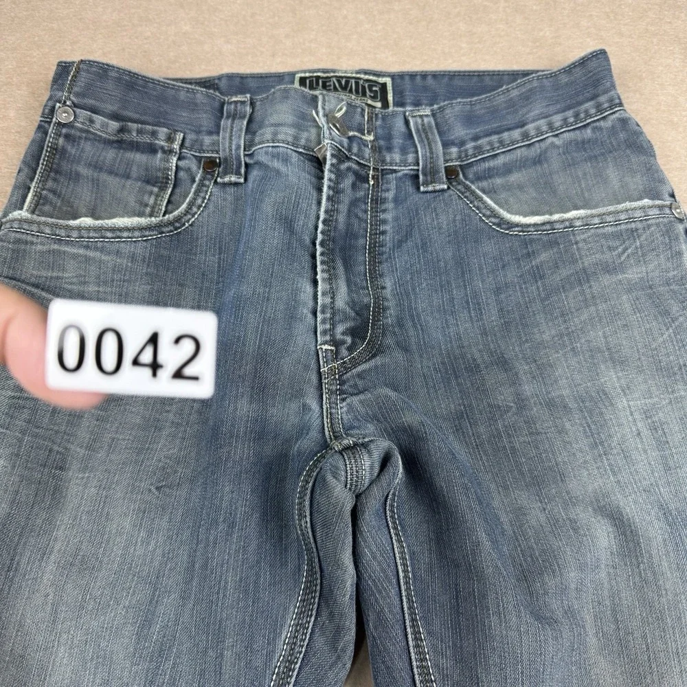 Vintage Levi's 514 Jeans Men's Size 33 Blue Slim Straight Mid Rise‎ Medium Wash